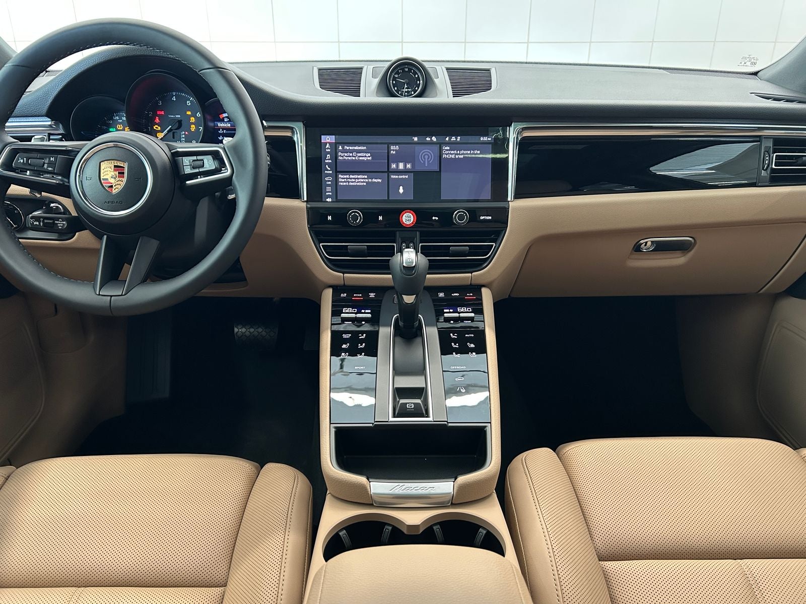 2026 Porsche Macan AWD