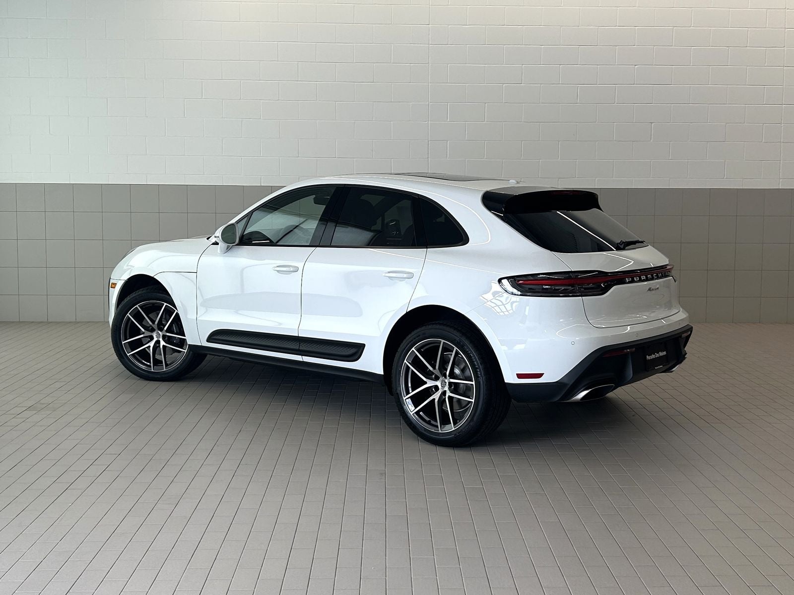 2026 Porsche Macan AWD