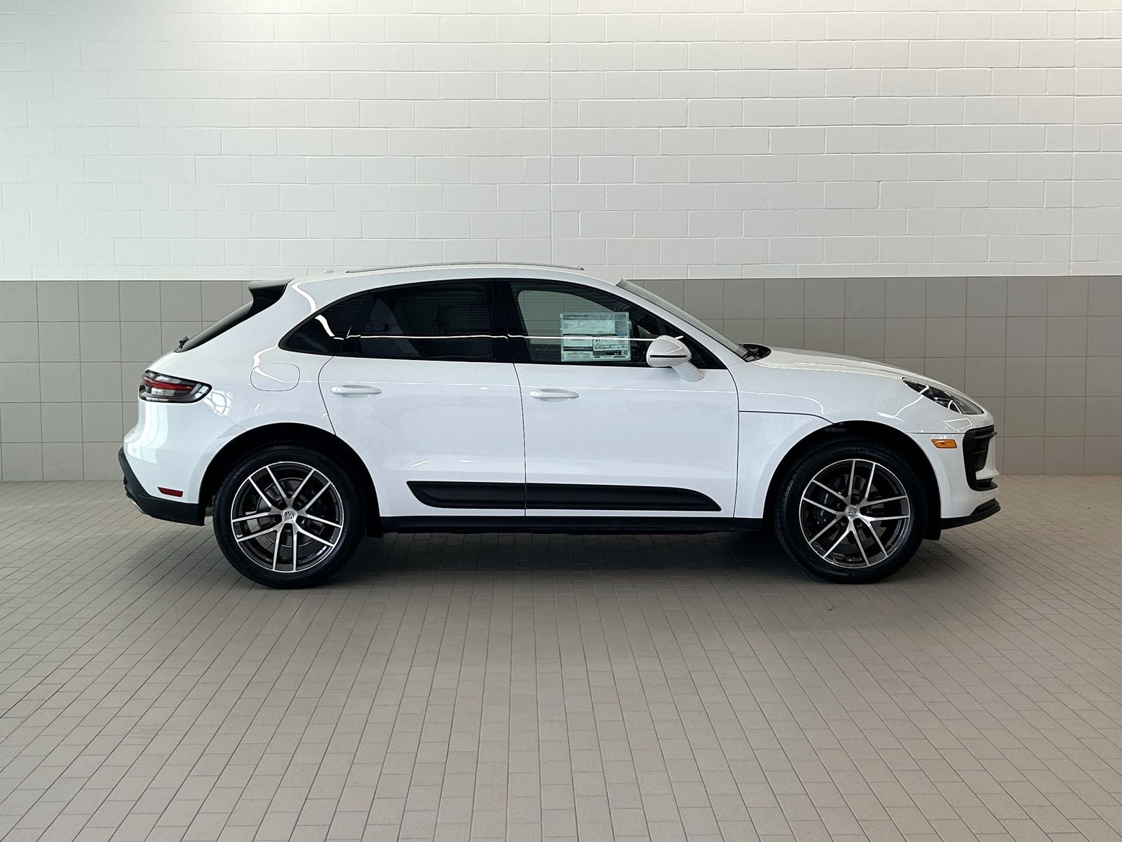 2026 Porsche Macan AWD