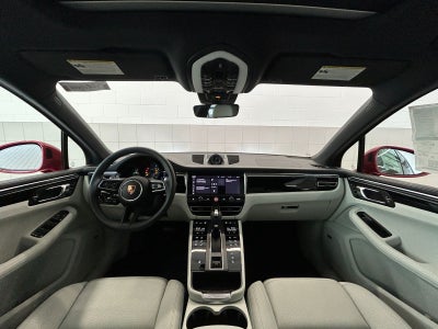 2026 Porsche Macan AWD