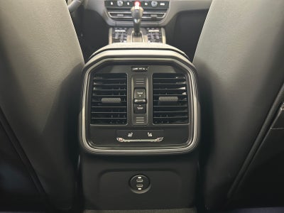 2025 Porsche Macan T