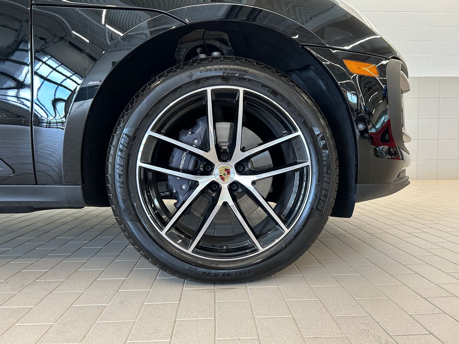 2025 Porsche Macan T