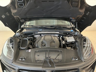 2025 Porsche Macan T