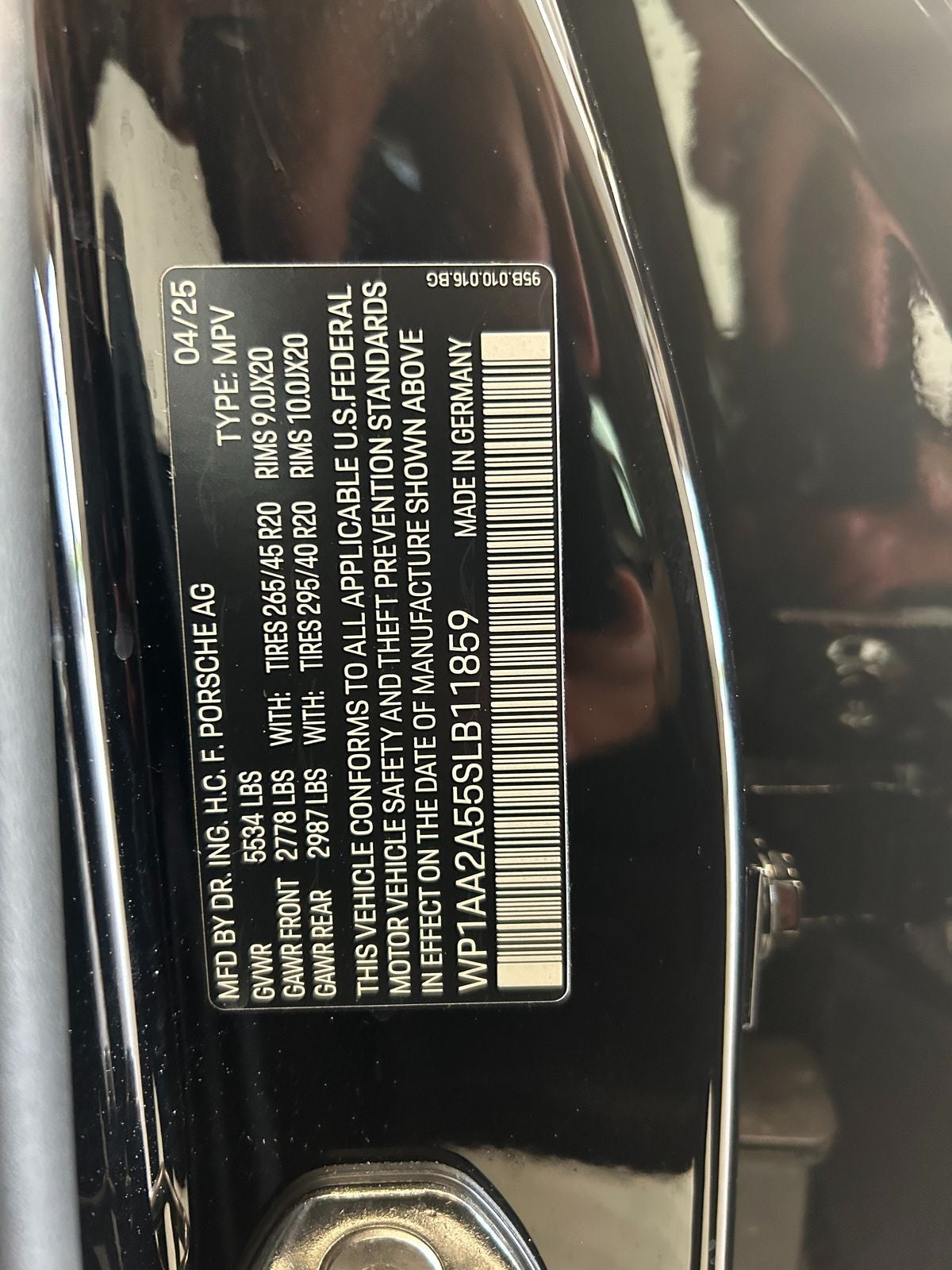 2025 Porsche Macan T