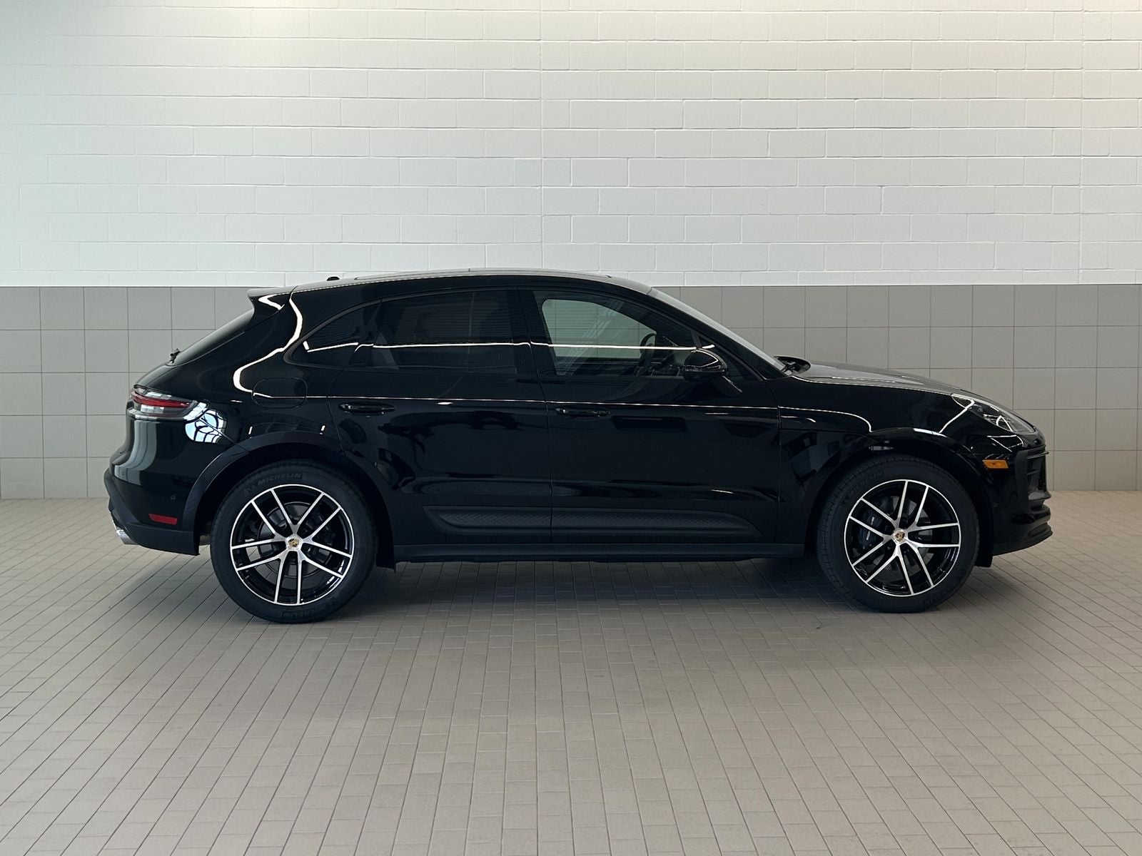 2025 Porsche Macan T