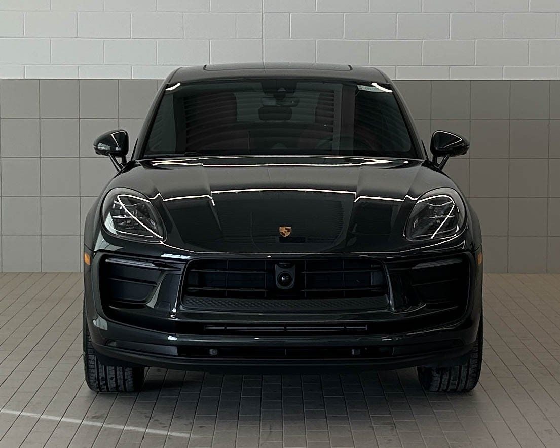 2026 Porsche Macan AWD