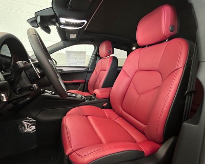 2026 Porsche Macan AWD