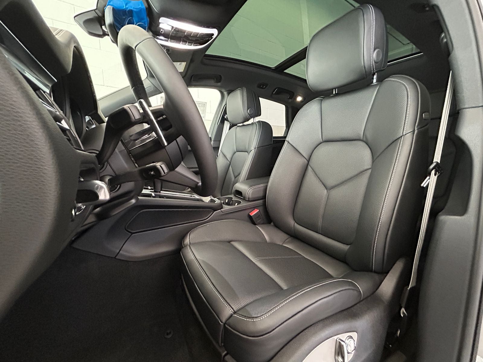 2026 Porsche Macan AWD
