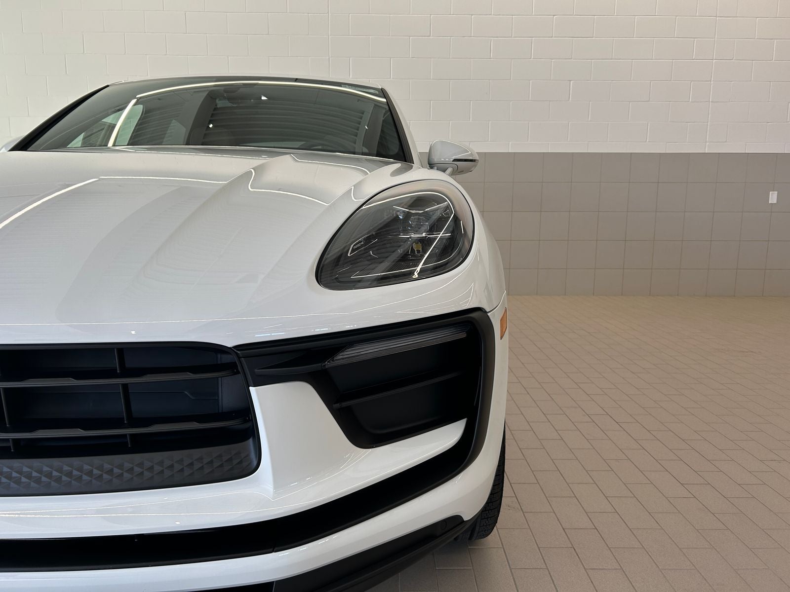 2026 Porsche Macan AWD