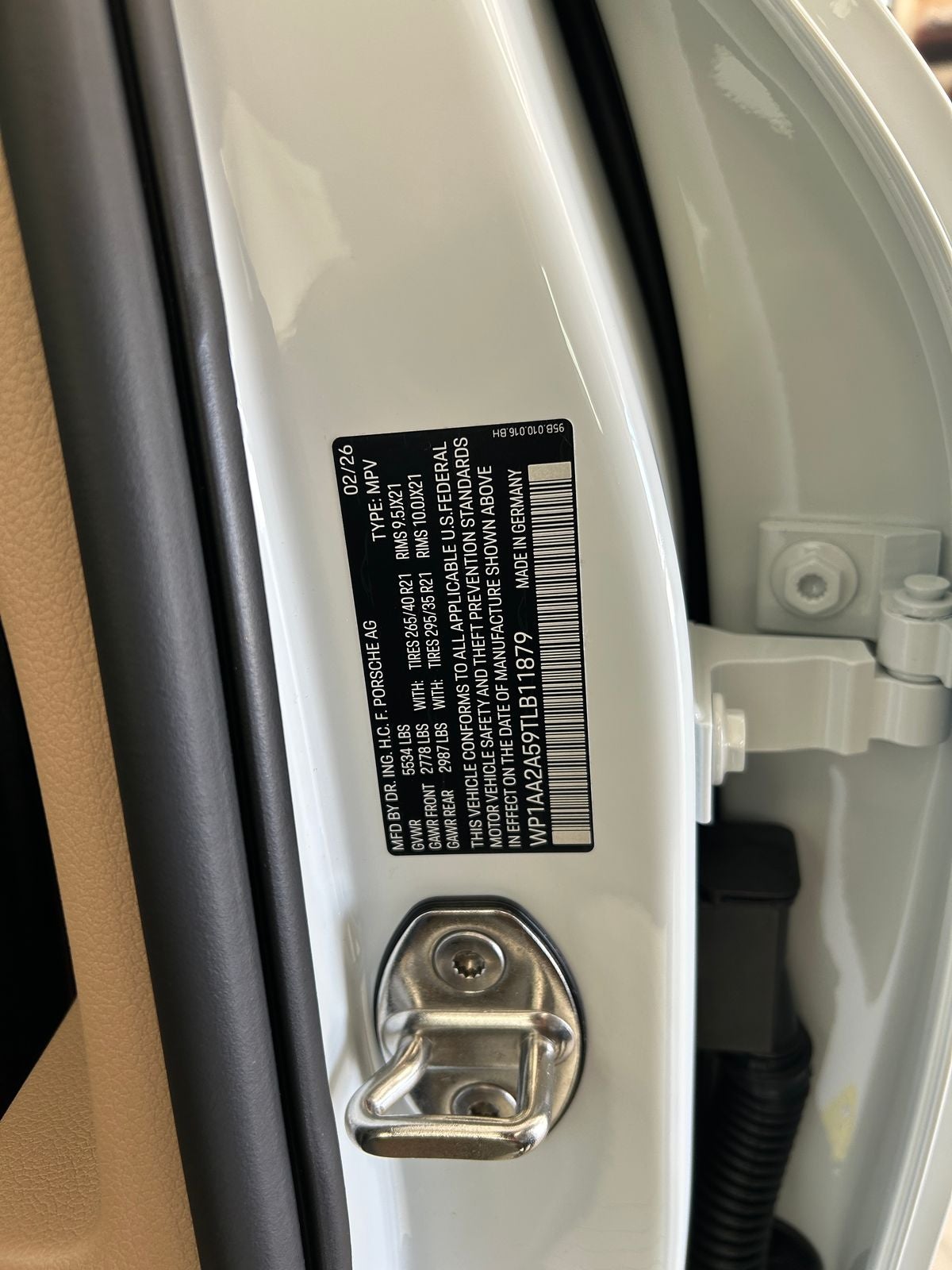 2026 Porsche Macan AWD