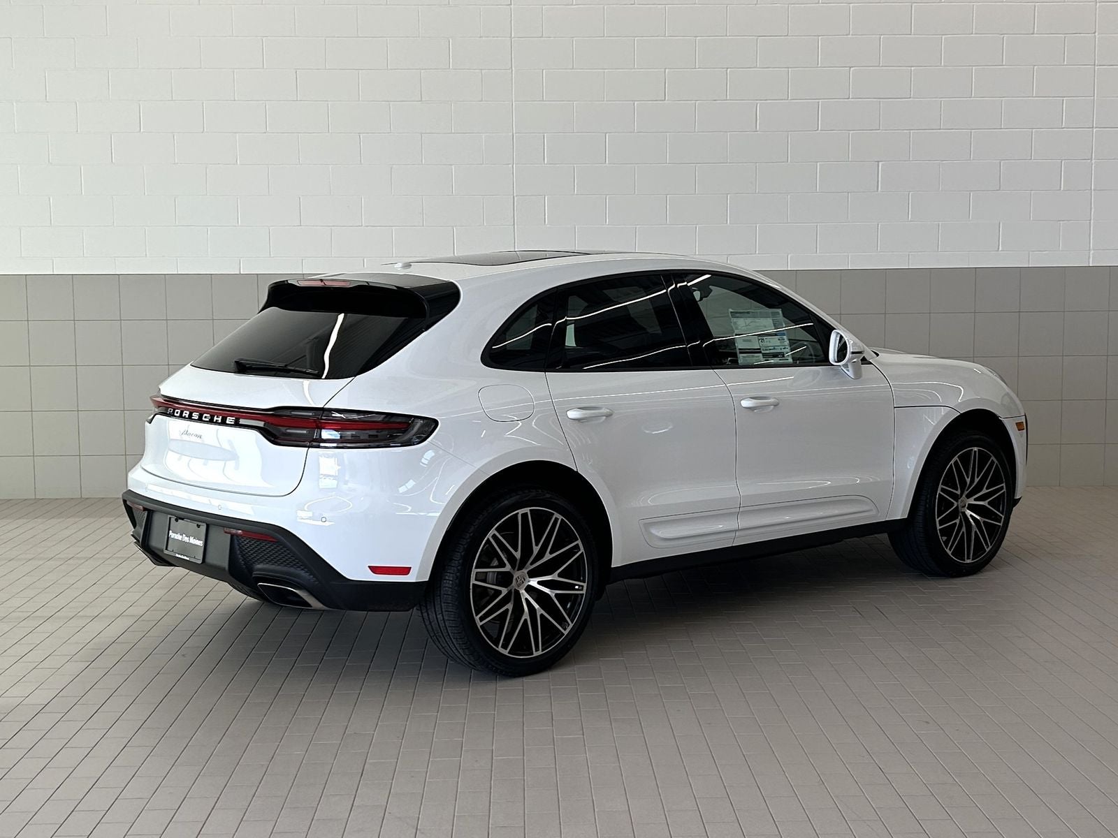 2026 Porsche Macan AWD