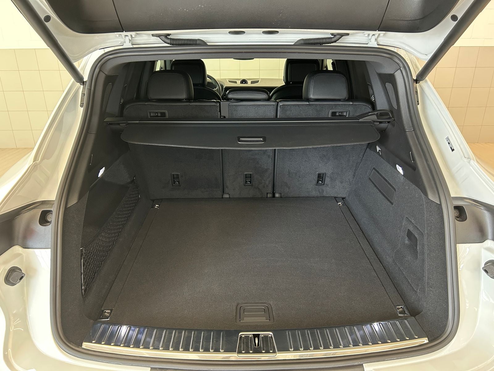 2025 Porsche Cayenne AWD