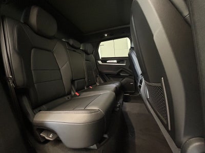 2025 Porsche Cayenne AWD