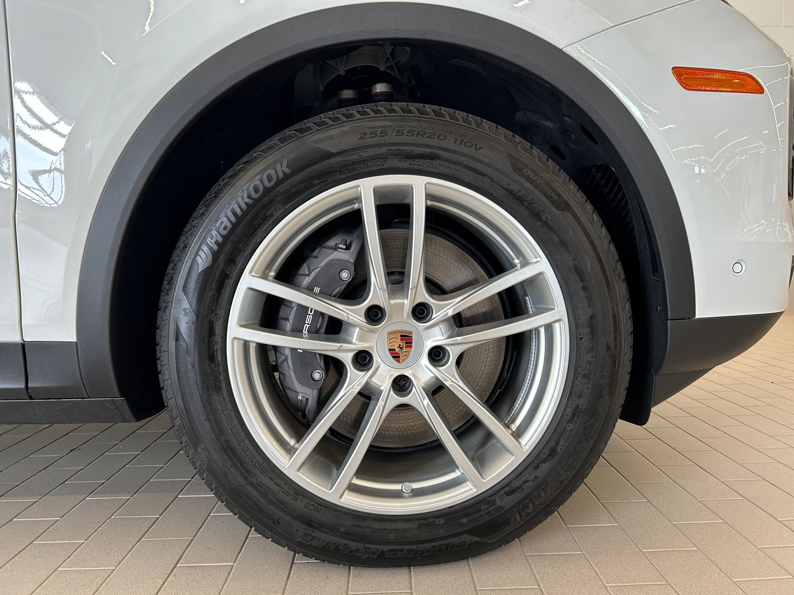 2025 Porsche Cayenne AWD