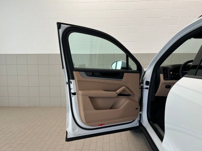 2026 Porsche Cayenne AWD