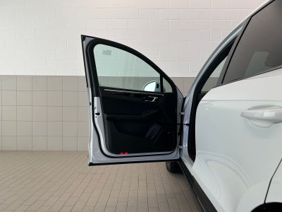 2025 Porsche Macan S