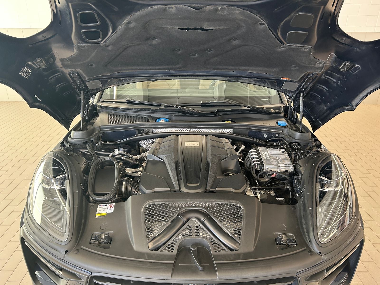 2023 Porsche Macan S