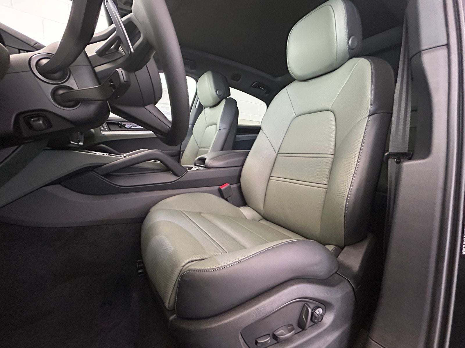2026 Porsche Cayenne Coupe Coupe AWD
