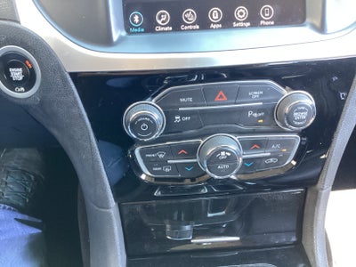 2023 Chrysler 300 Touring L