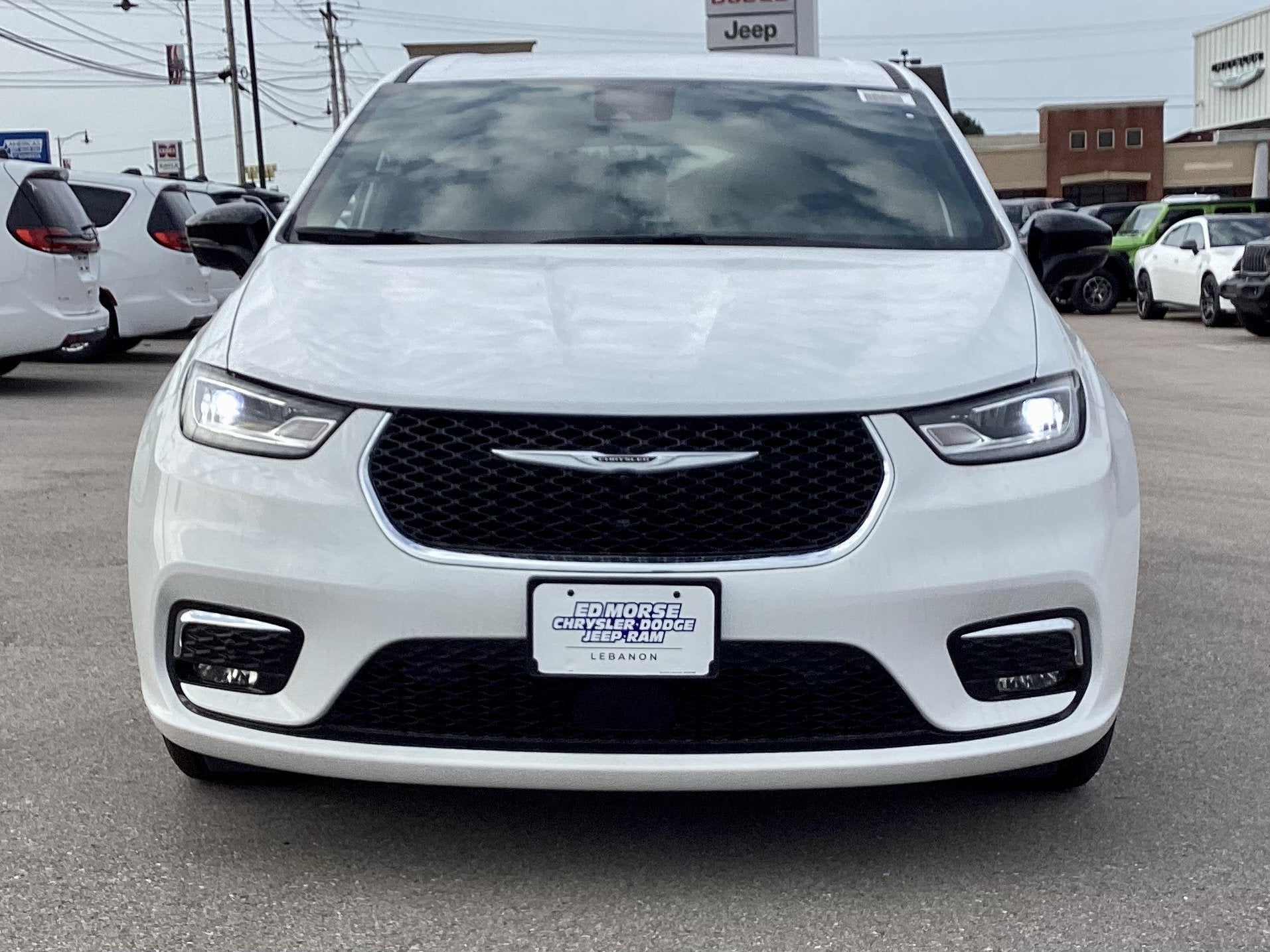 2026 Chrysler Pacifica Select