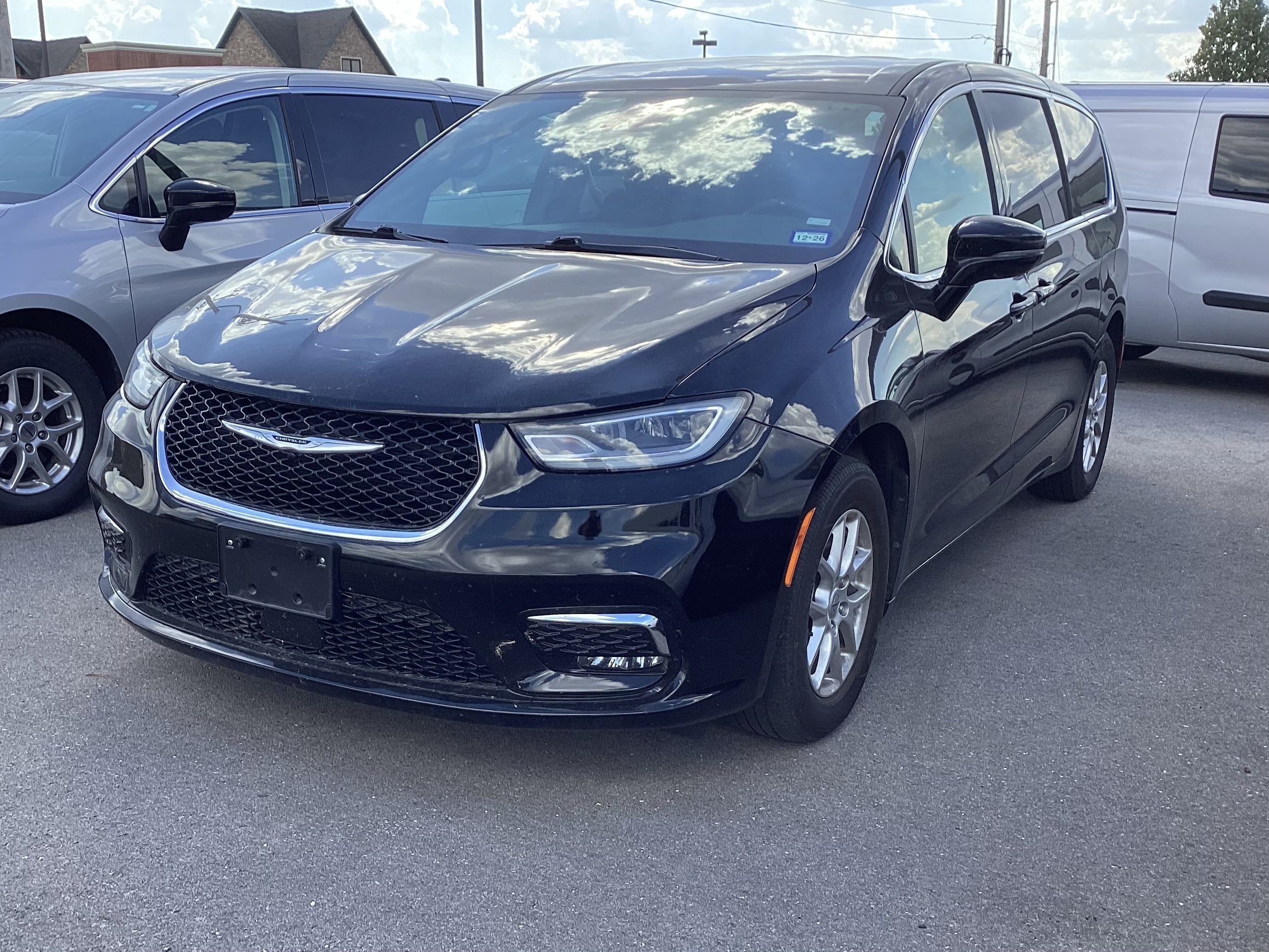 2025 Chrysler Pacifica Select