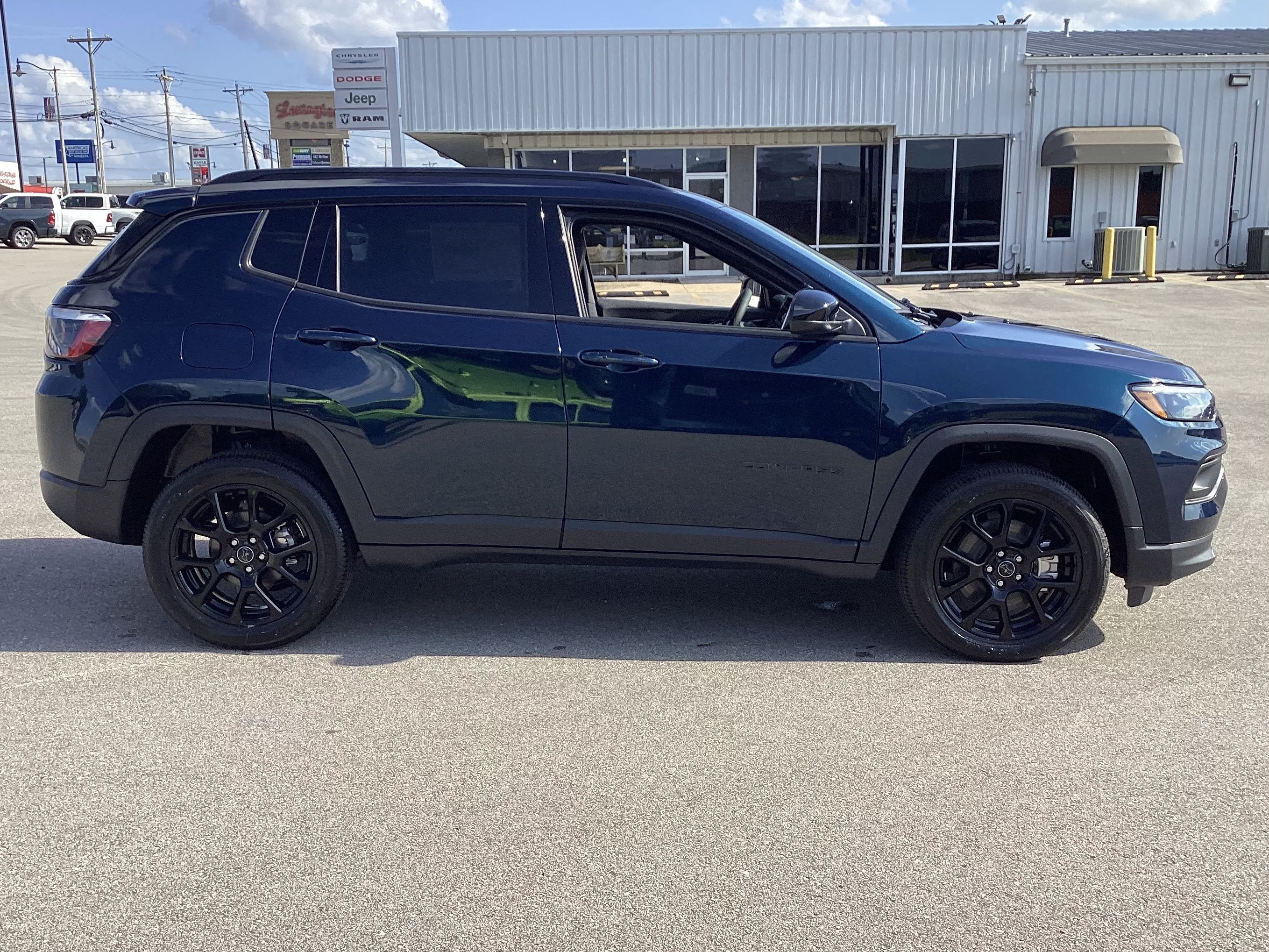2026 Jeep Compass latitude 4x4 Latitude Altitude