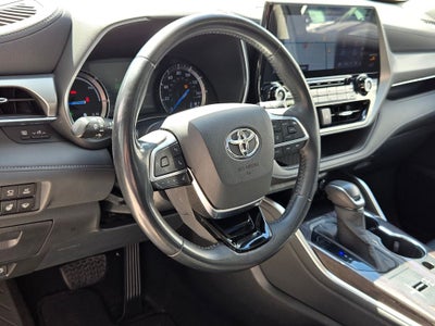 2020 Toyota Highlander Hybrid Platinum
