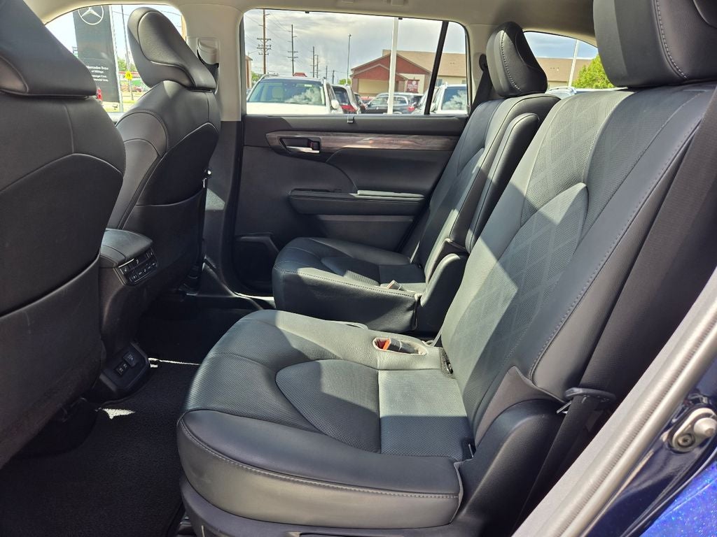 2020 Toyota Highlander Hybrid Platinum