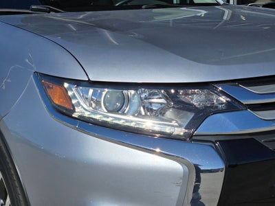 2017 Mitsubishi Outlander Base