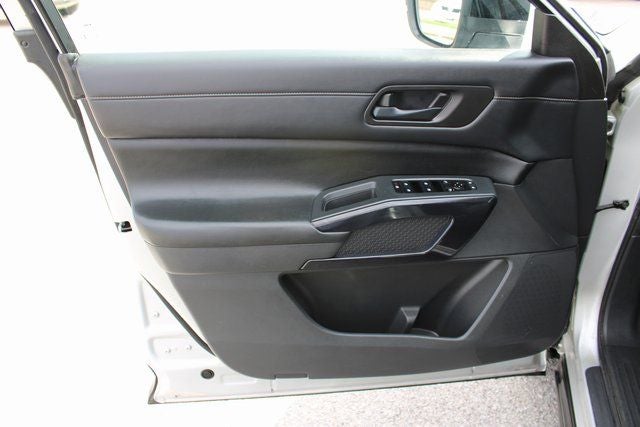 2023 Nissan Pathfinder S