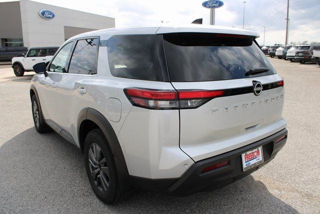 2023 Nissan Pathfinder S