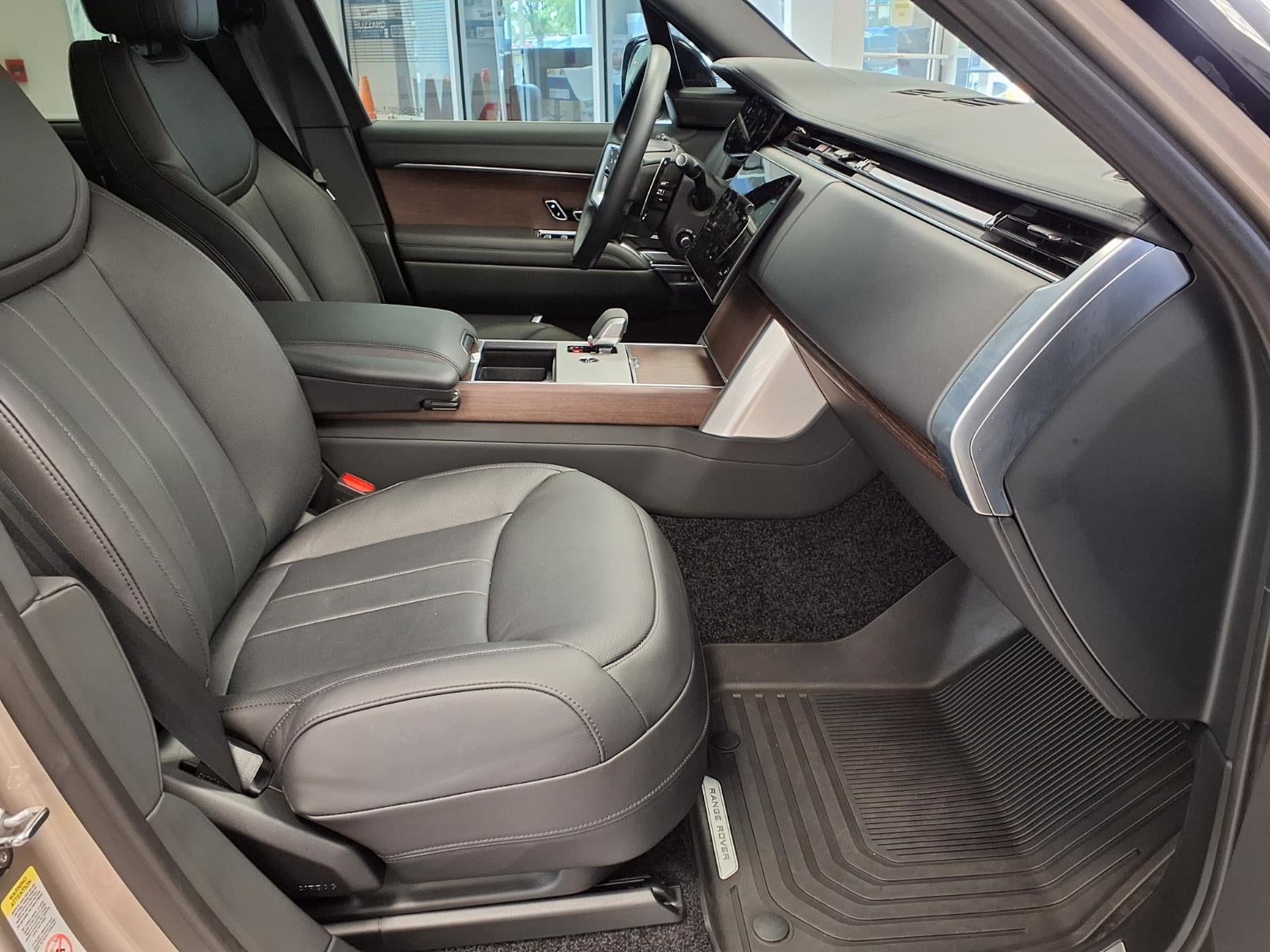 2025 Land Rover Range Rover SE LWB