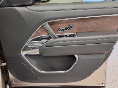 2025 Land Rover Range Rover SE LWB