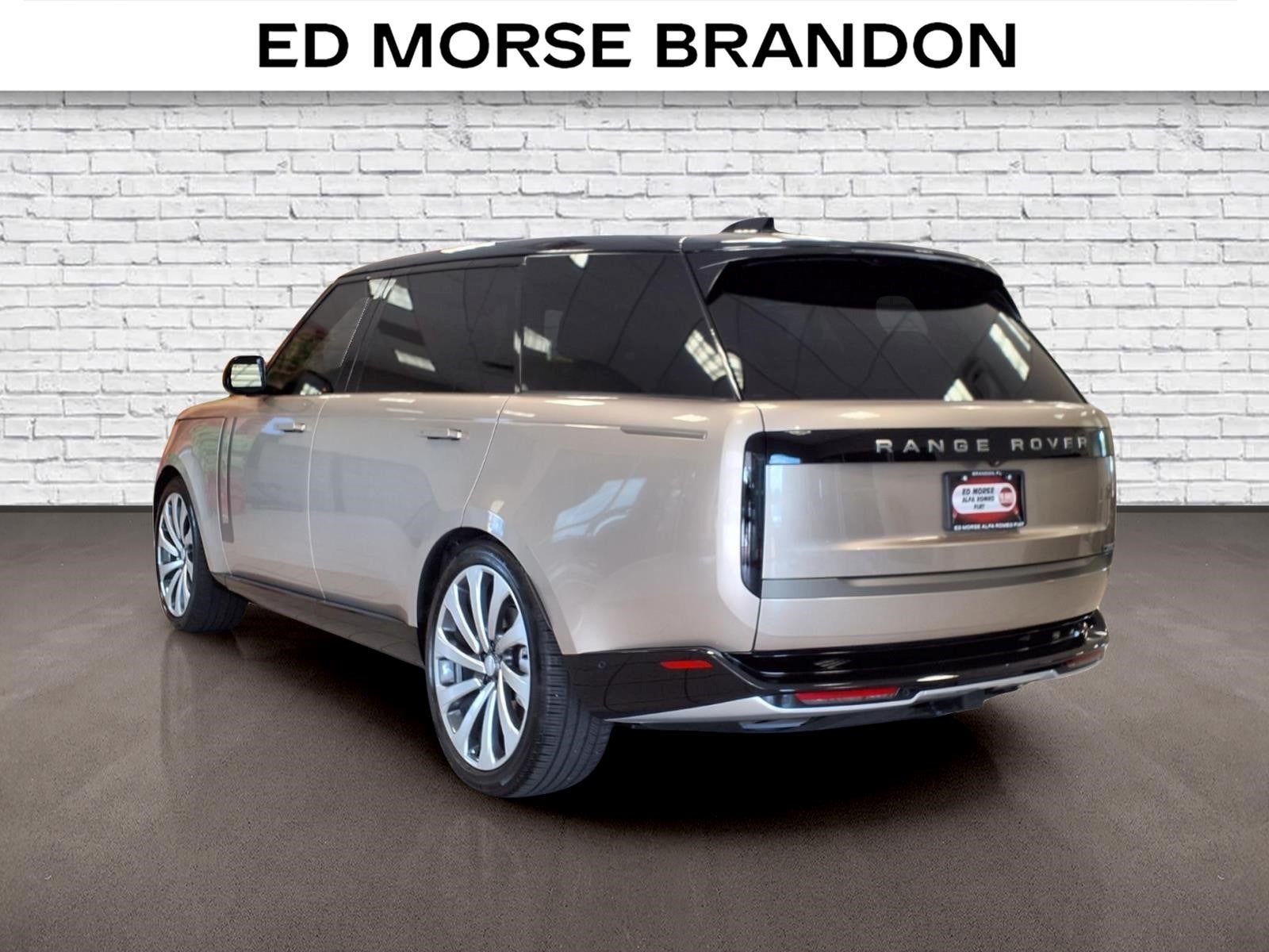 2025 Land Rover Range Rover SE LWB