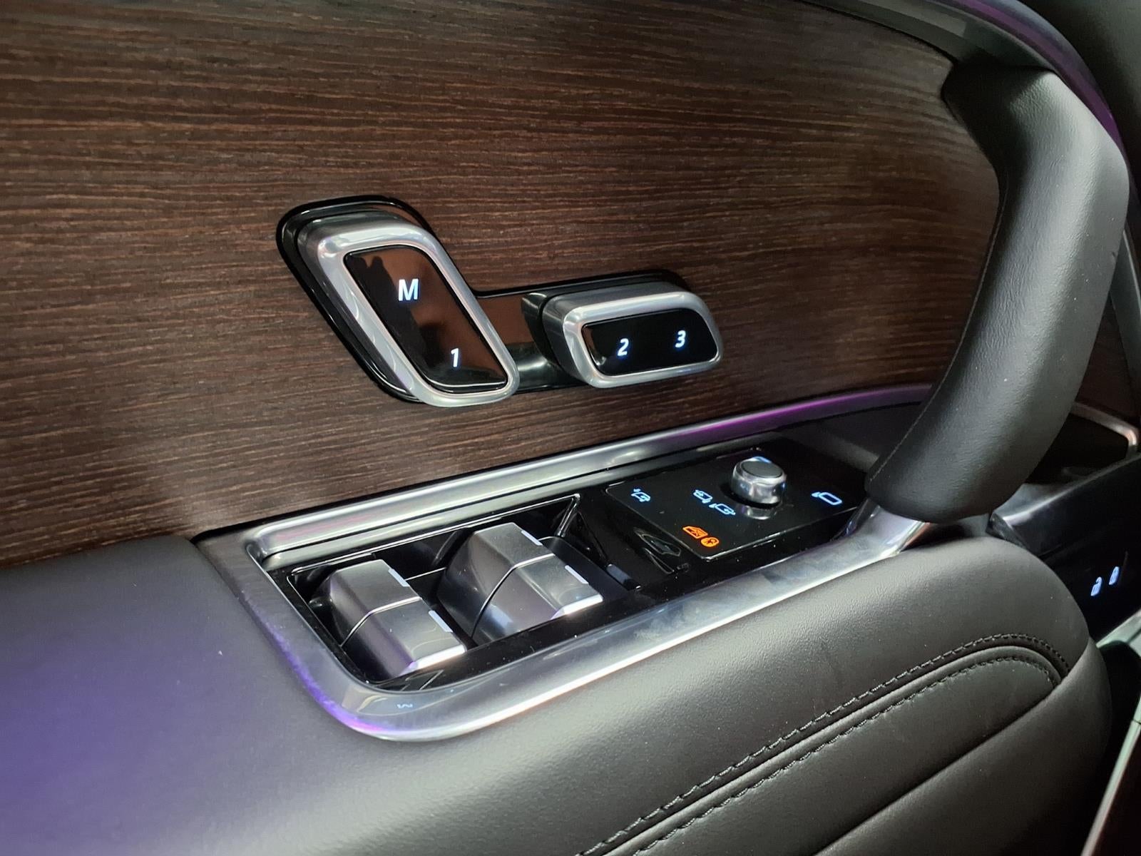 2025 Land Rover Range Rover SE LWB