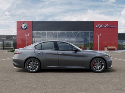 2025 Alfa Romeo Giulia Base