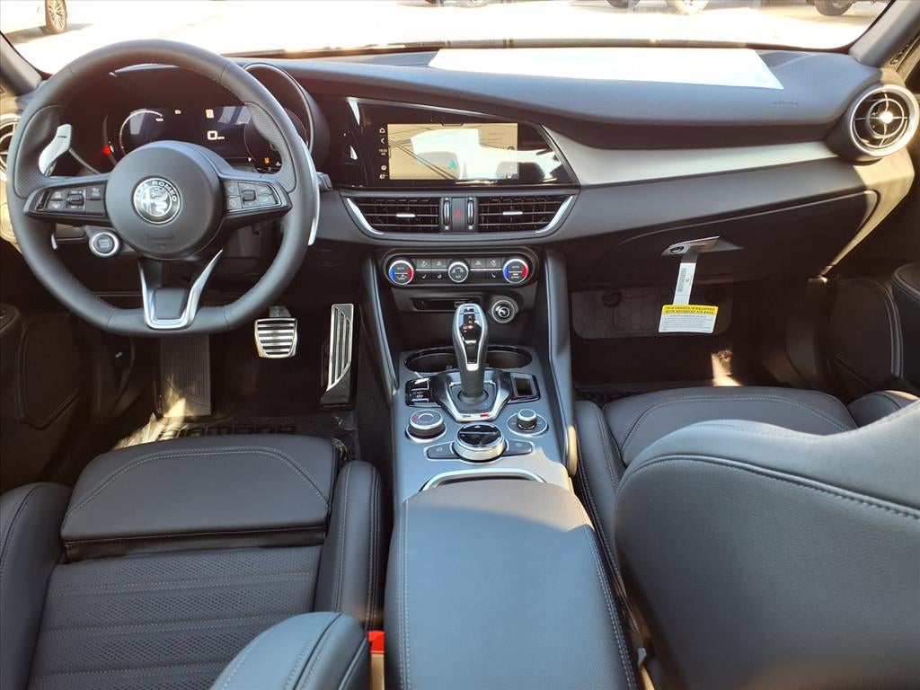 2025 Alfa Romeo Giulia Base