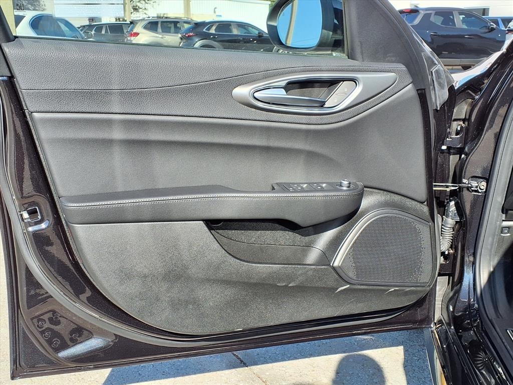 2025 Alfa Romeo Giulia Base