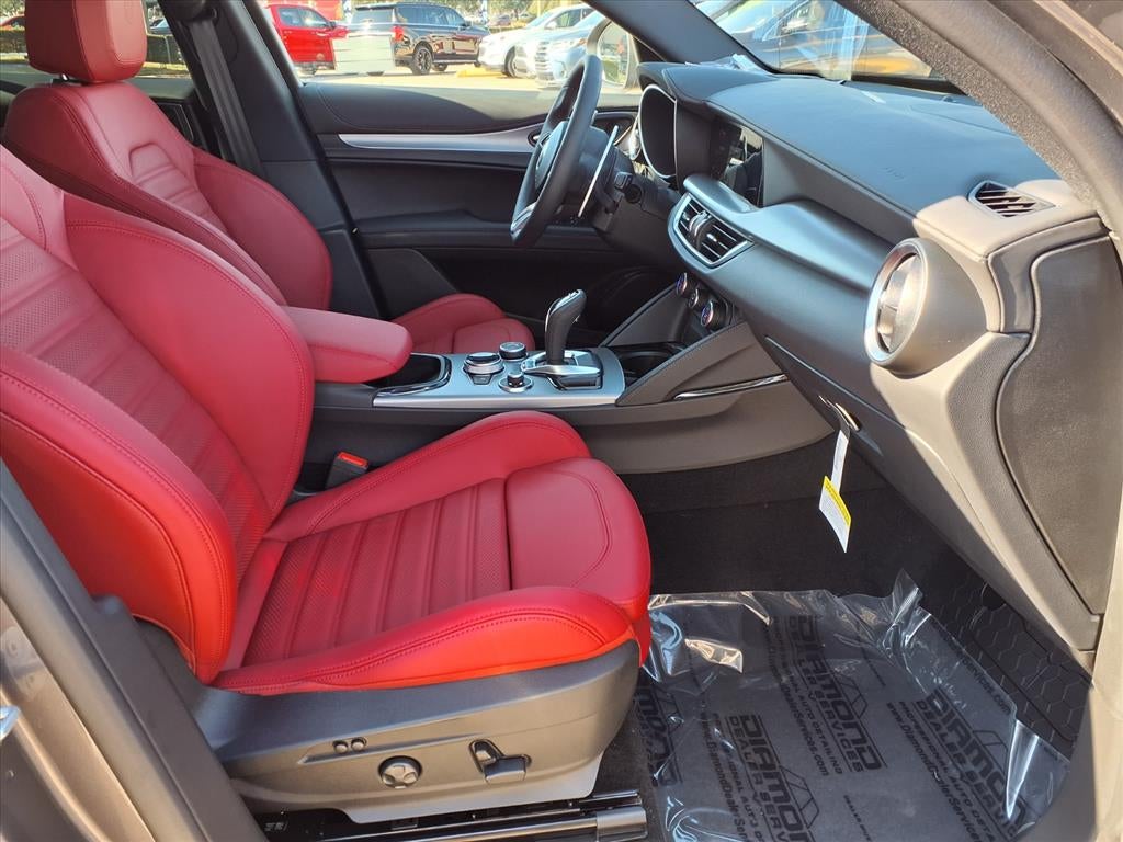 2025 Alfa Romeo Stelvio Veloce
