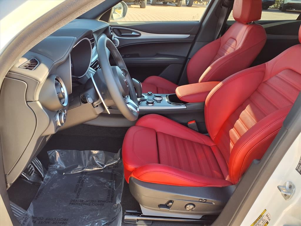 2026 Alfa Romeo Stelvio Base